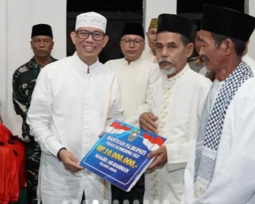 Pj Bupati Oku Safari Ramadhan Di Masjid Ar Rahman Talang Aman Kelurahan Batu Kuning Kecamatan